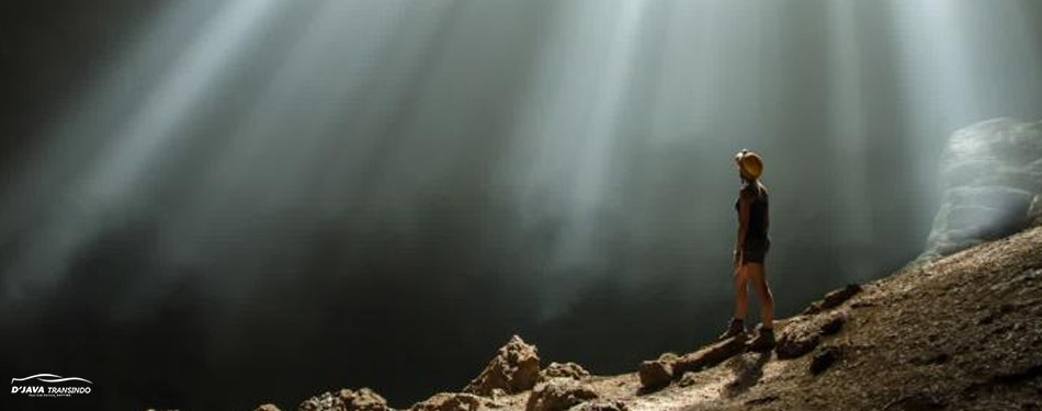 Goa Jomblang Indahnya Cahaya Surga dari Perut Bumi